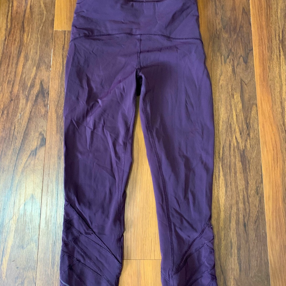 Maroon Lululemon 7/8 Mesh Crossed Leggings- Size 6